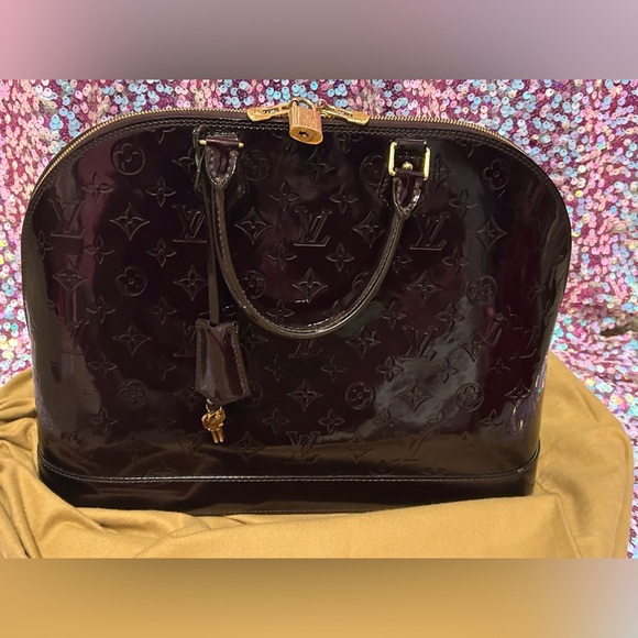 LV Alma Handbag Monogram Vernis MM